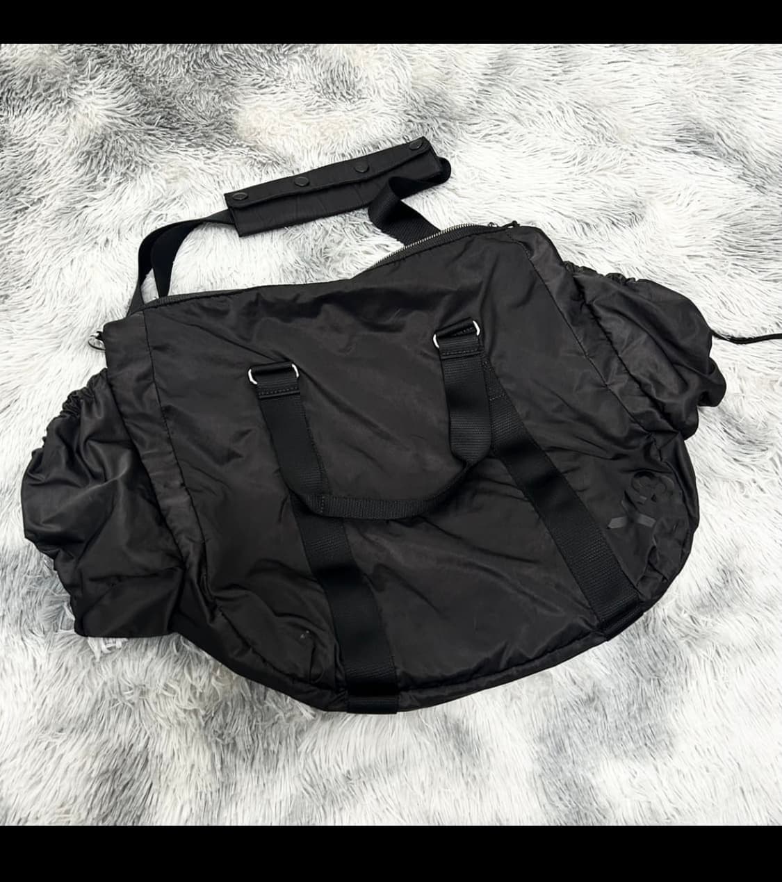 Y-3 요지야마모토 나일론 파라슈트 크로스백 상품이미지3