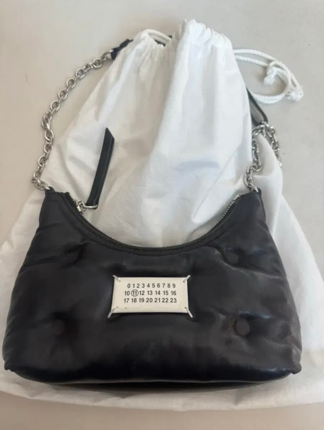 [OS] 메종 마르지엘라 글램슬램 레더 가죽 마이크로 체인 호보 백 블랙 상품이미지2