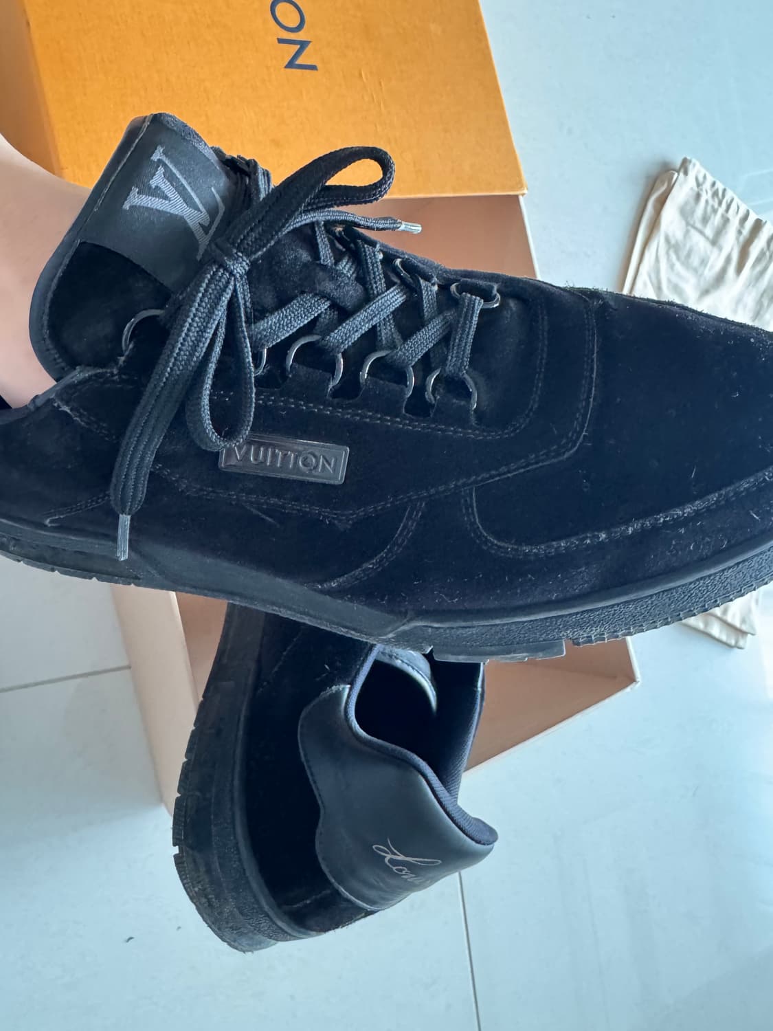 루이비통  스웨이드 스니커즈 상품이미지3