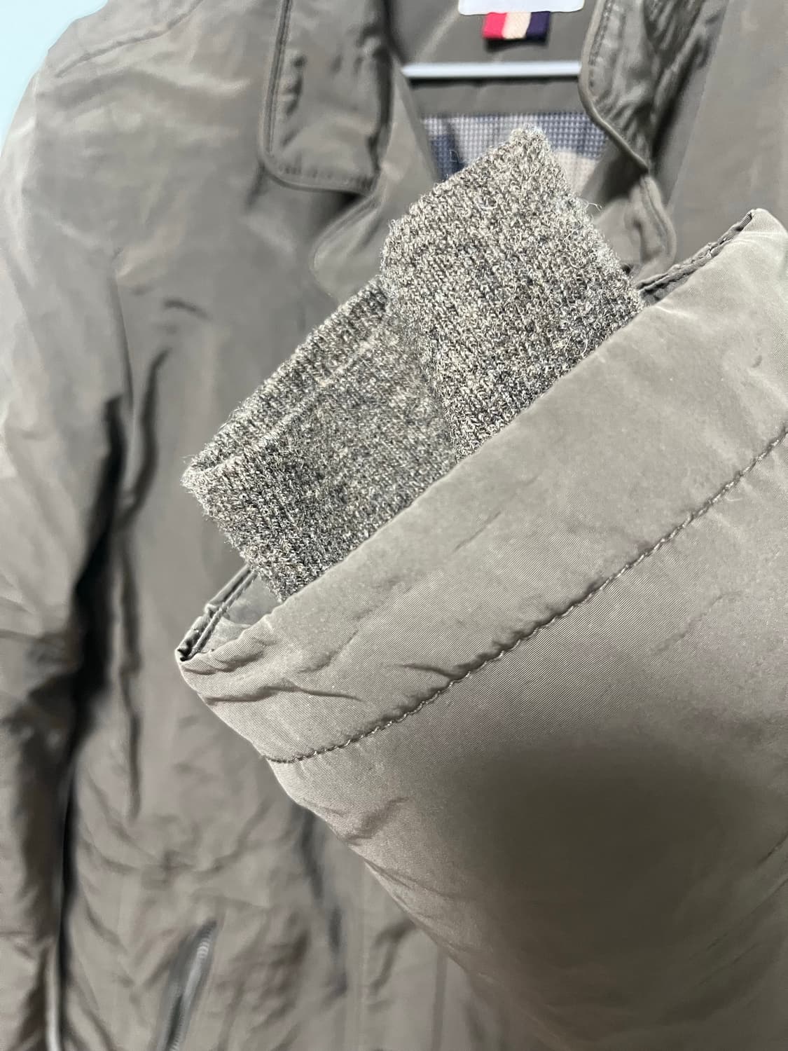 CARTE BLANCHE 카키색 구스 패딩 상품이미지3