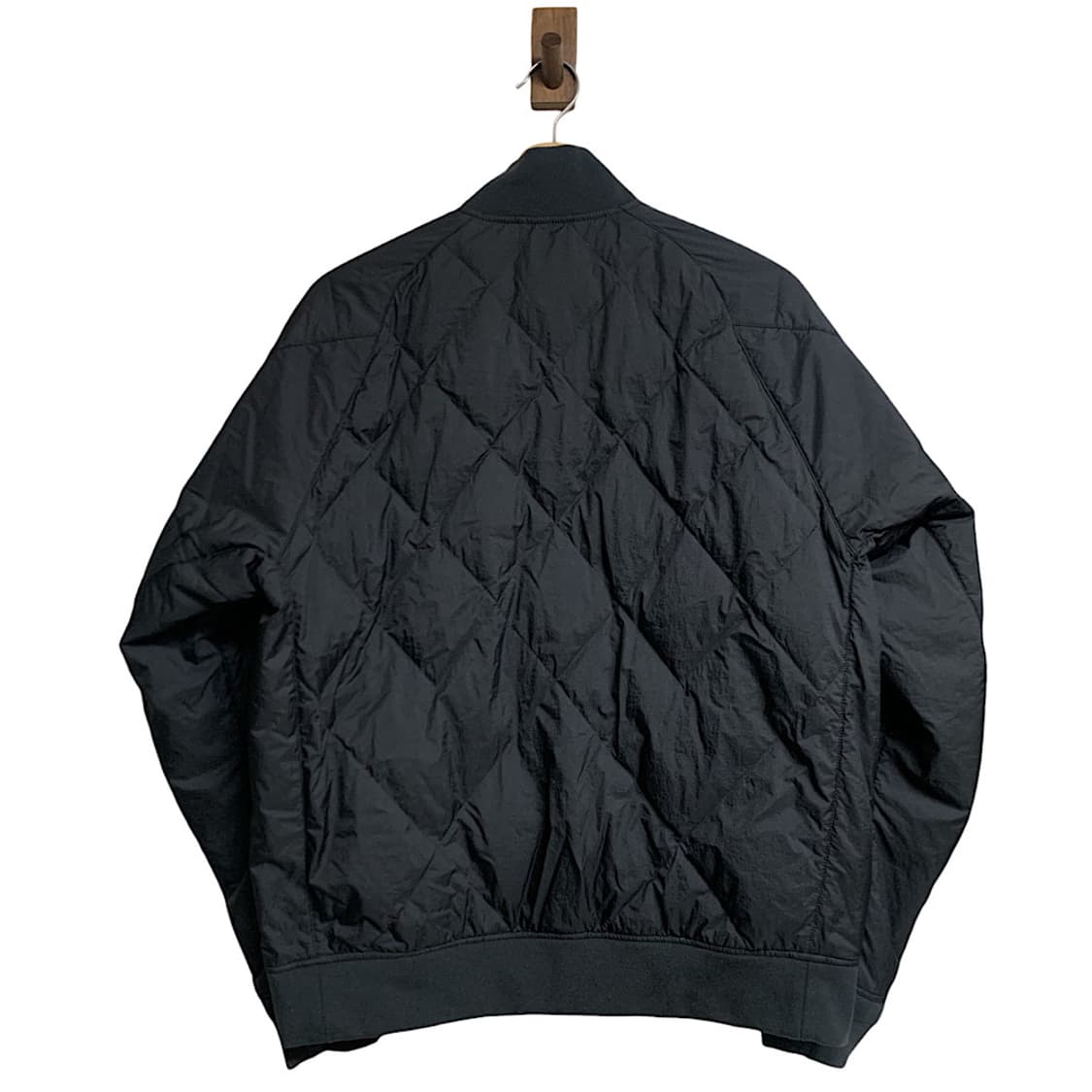 유니클로 화이트마운티니어링 하이브리드 다운 L 상품이미지4