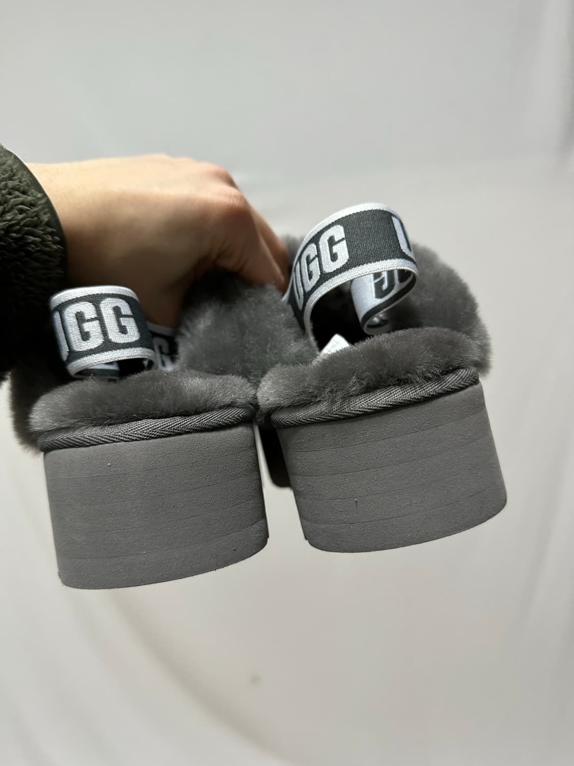 어그 UGG 펀게트 슬라이드 그레이 상품이미지5