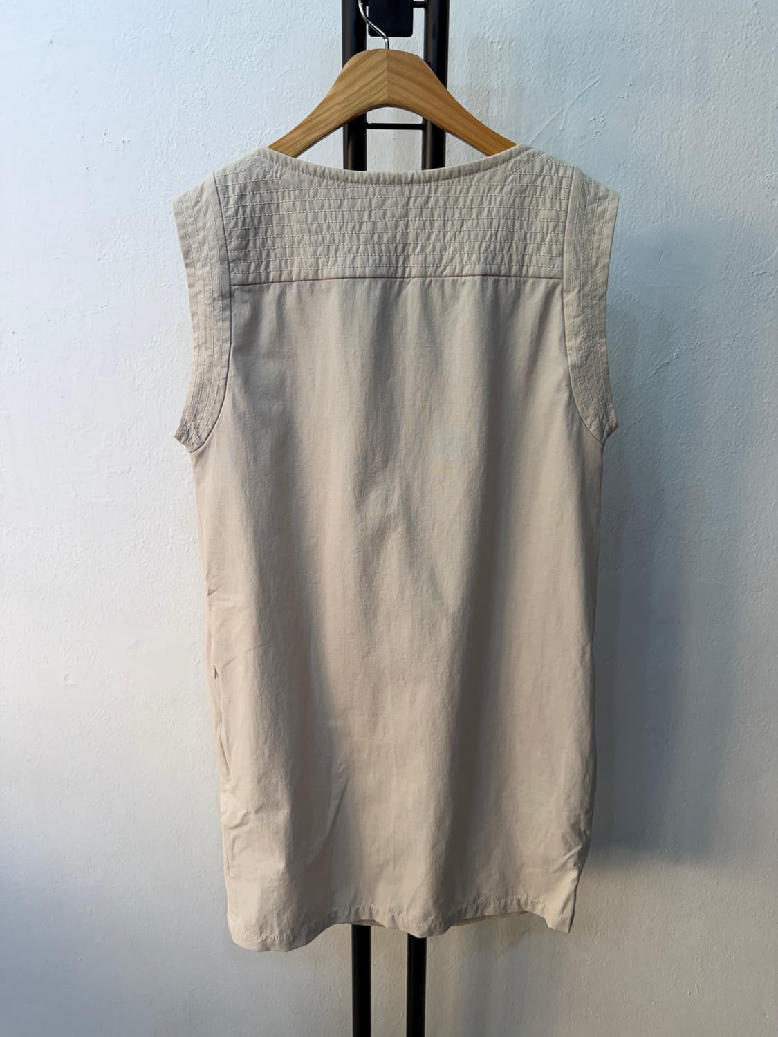 정품) 마쥬 베이지 민소매 블라우스 1 상품이미지5