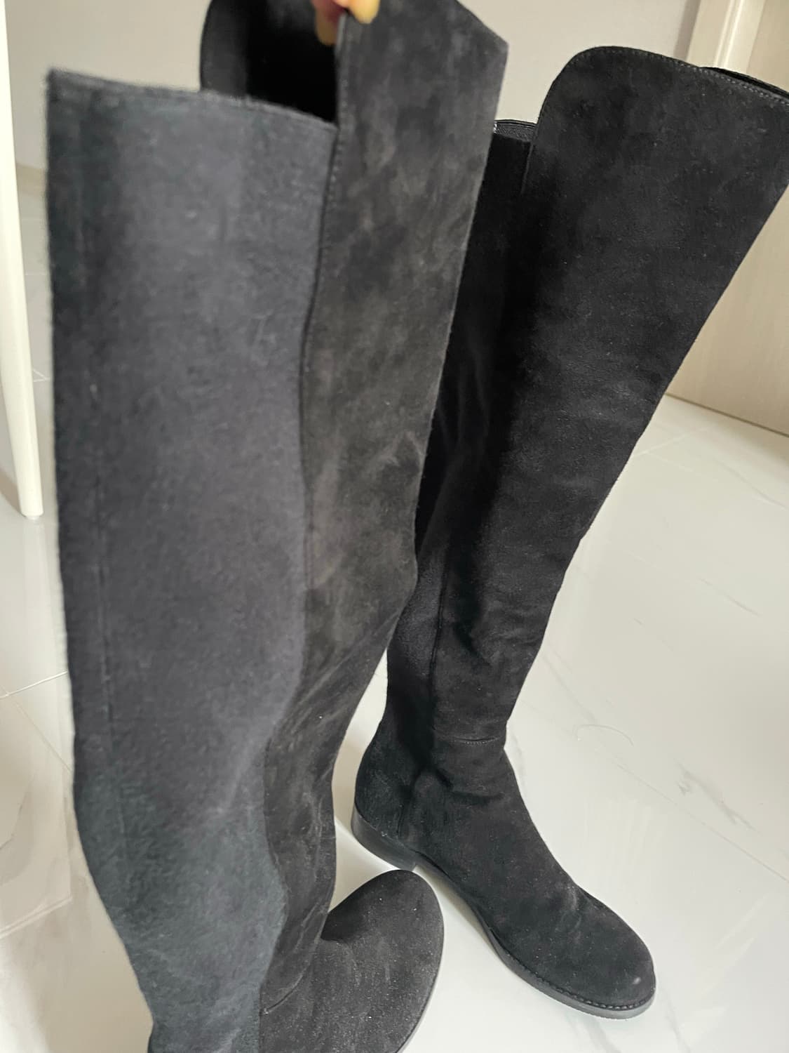 스튜어트 와이츠먼 블랙 스웨이드 롱부츠 240 상품이미지2