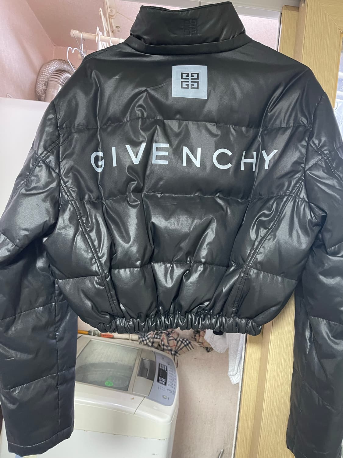 지방 크롭 블랙 퍼퍼 재킷 상품이미지4