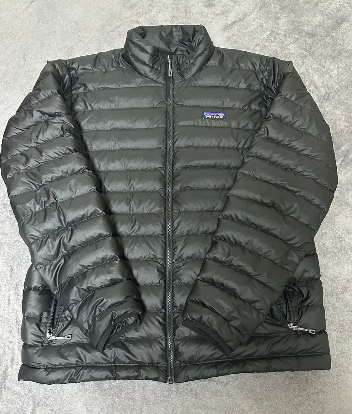 파타고니아 다운스웨터 블랙 상품이미지1