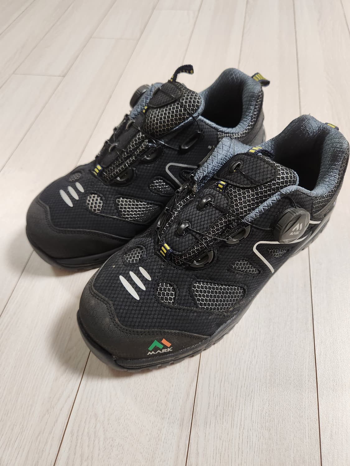 택 새상품)티뷰크 프리 락 다이얼 안전화 MS-4712F 사이즈260

 상품이미지2