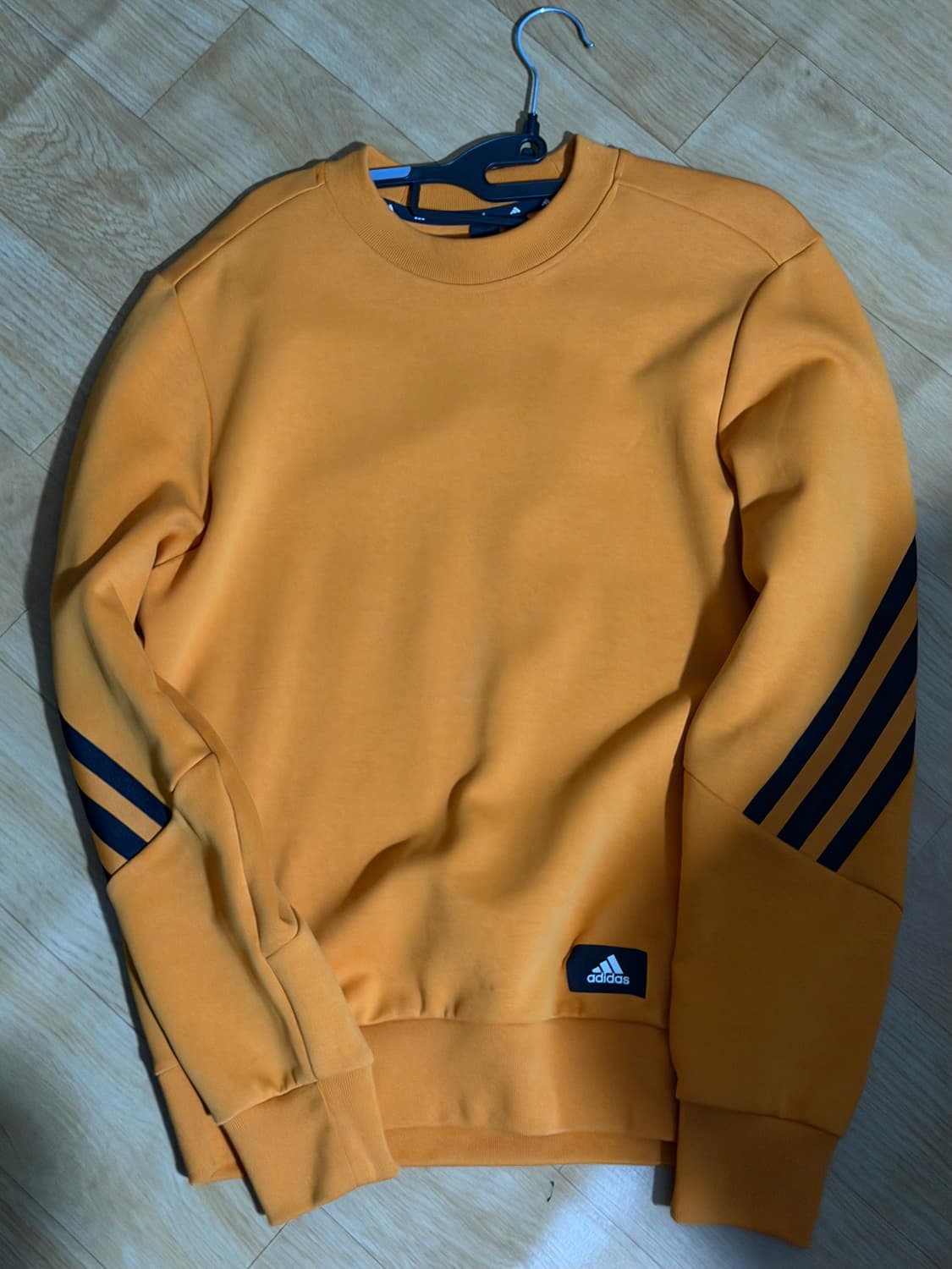 아디다스 노란색 맨투맨 상품이미지1