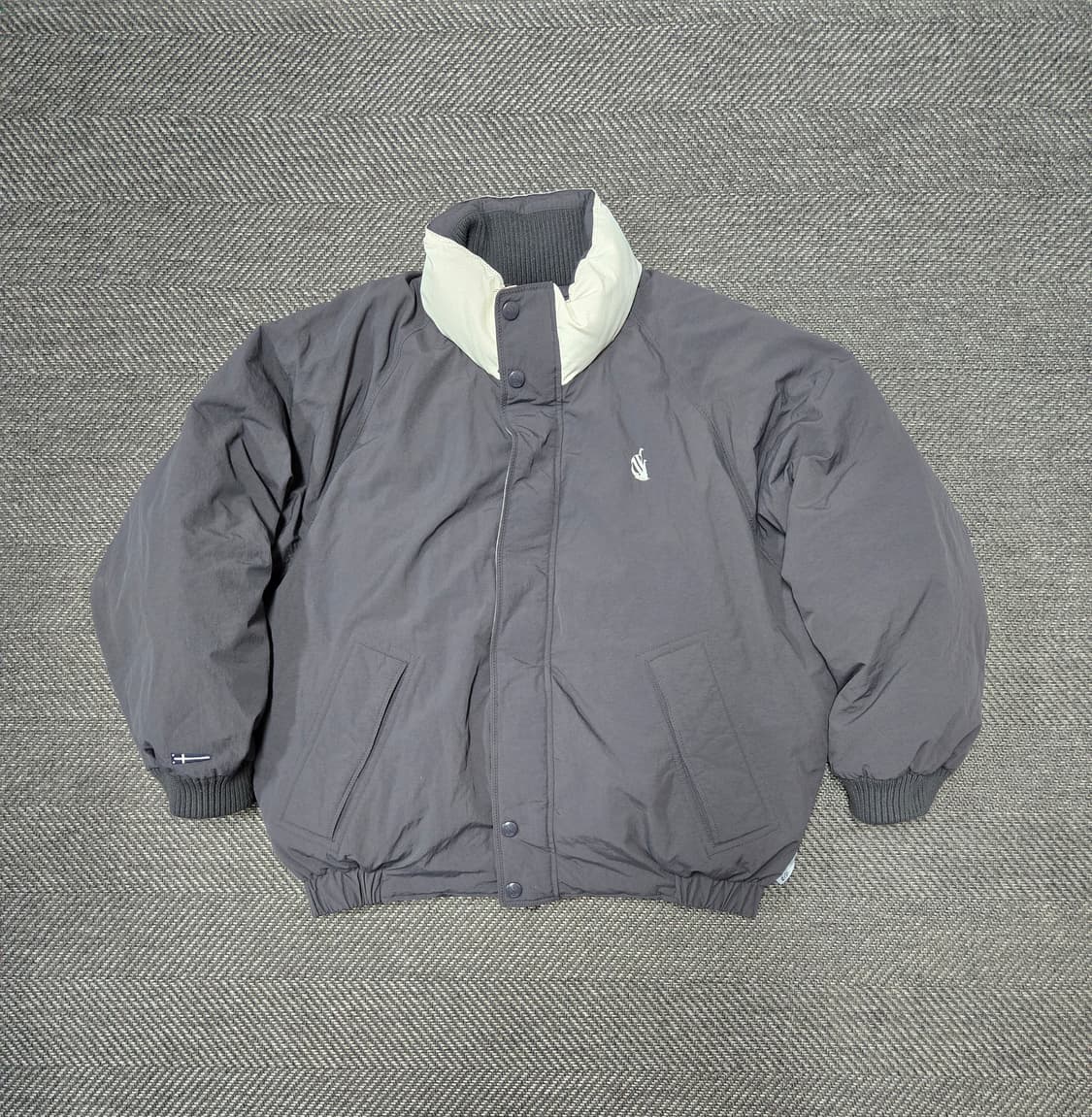 노티카 83플래그 요트 다운패딩 파카 차콜 상품이미지2