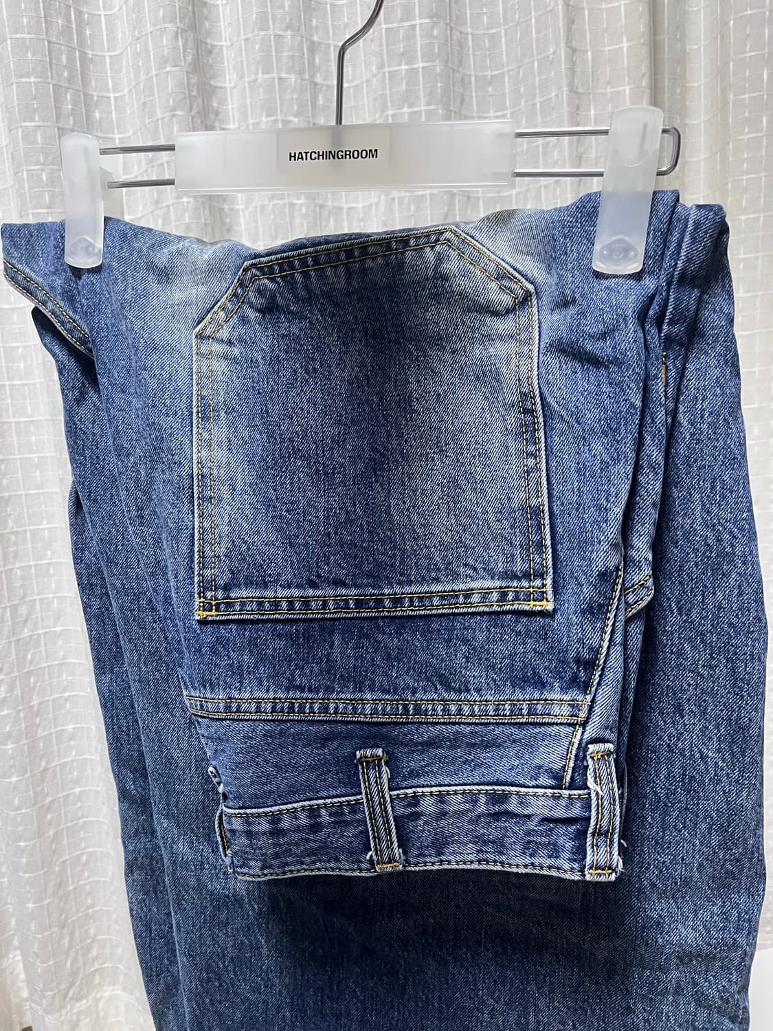 해칭룸 커브드 진 워시드 블루 상품이미지2