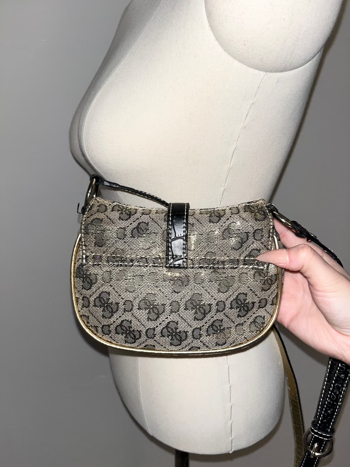 🎉SALE🎉 Guess mini Cross bag 상품이미지6