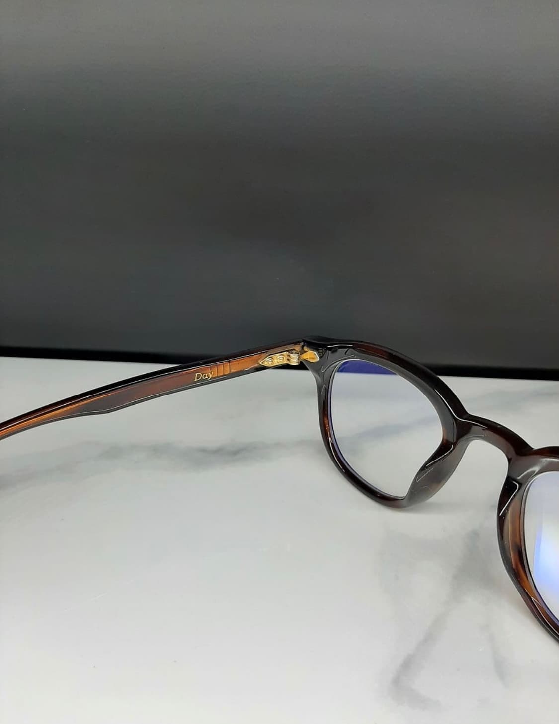 젠틀몬스터 day (B4) 안경 상품이미지3