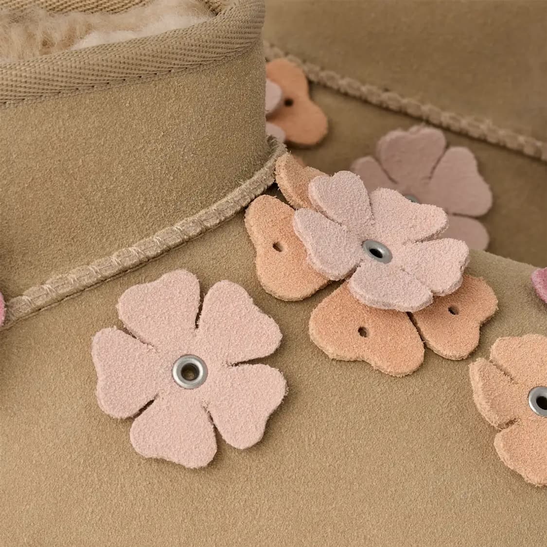 UGG  어그 클래식 울트라 미니 플레어 아플리케 USA 7 상품이미지3