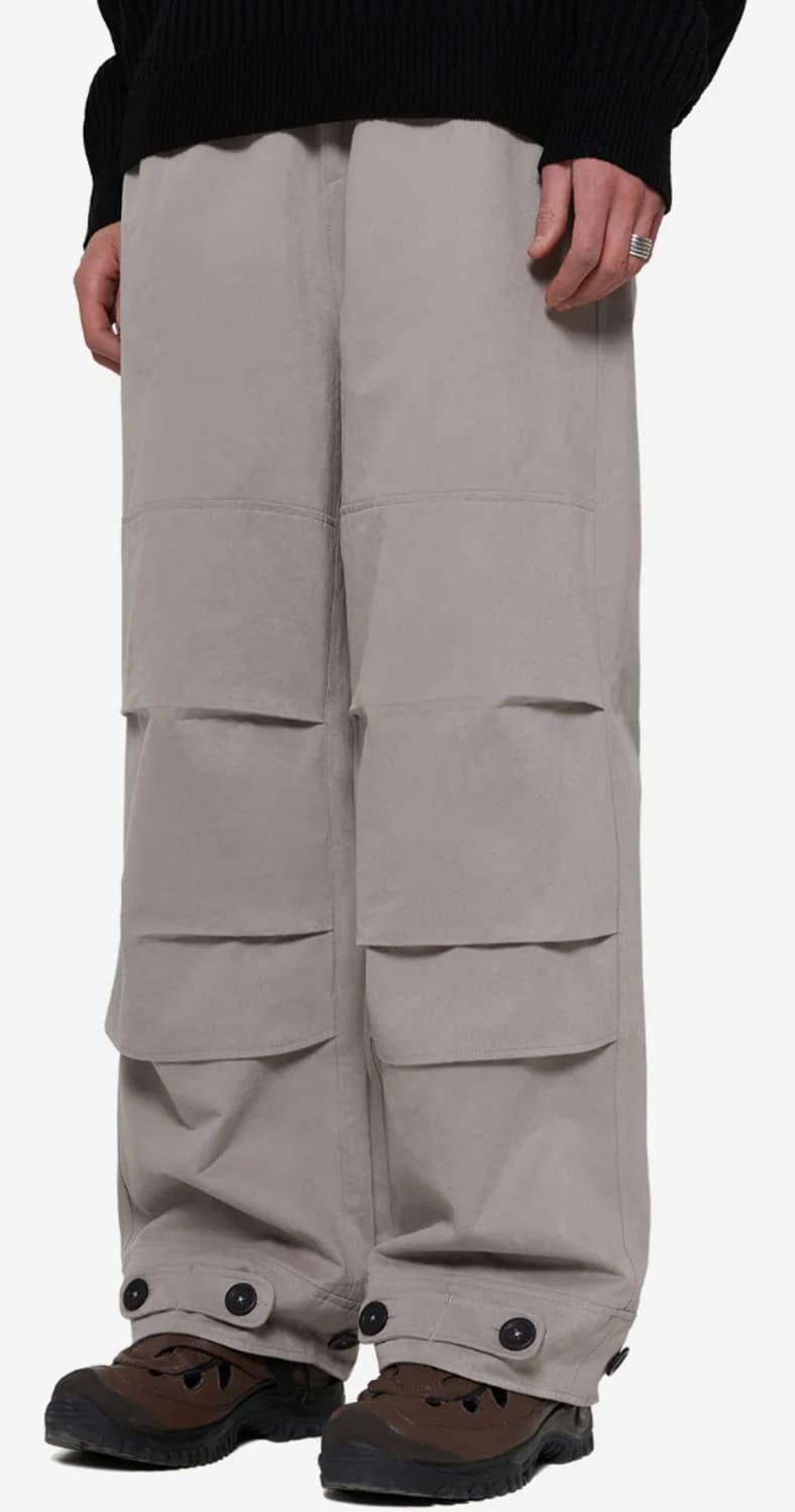 (비바스튜디오)
BUTTON PARACHUTE COTTON PANTS  상품이미지1