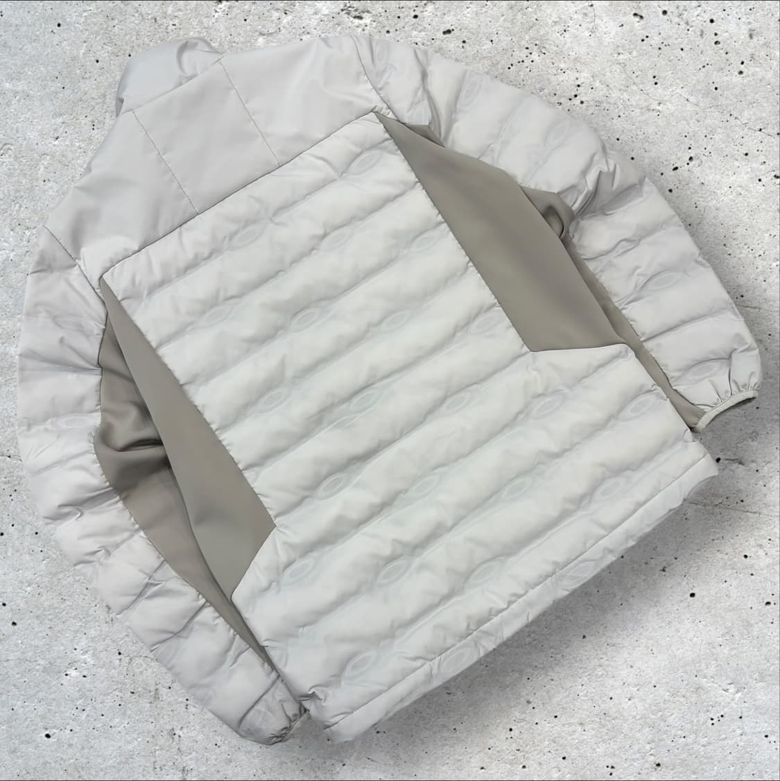 [M] 오클리 엘립스 경량 패딩 점퍼 화이트 D257 상품이미지2