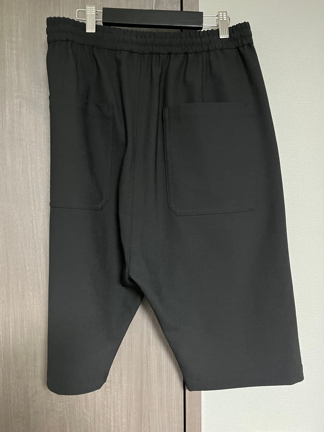 닐바렛 남성 블랙 밴딩 반바지 릴랙스핏 상품이미지2