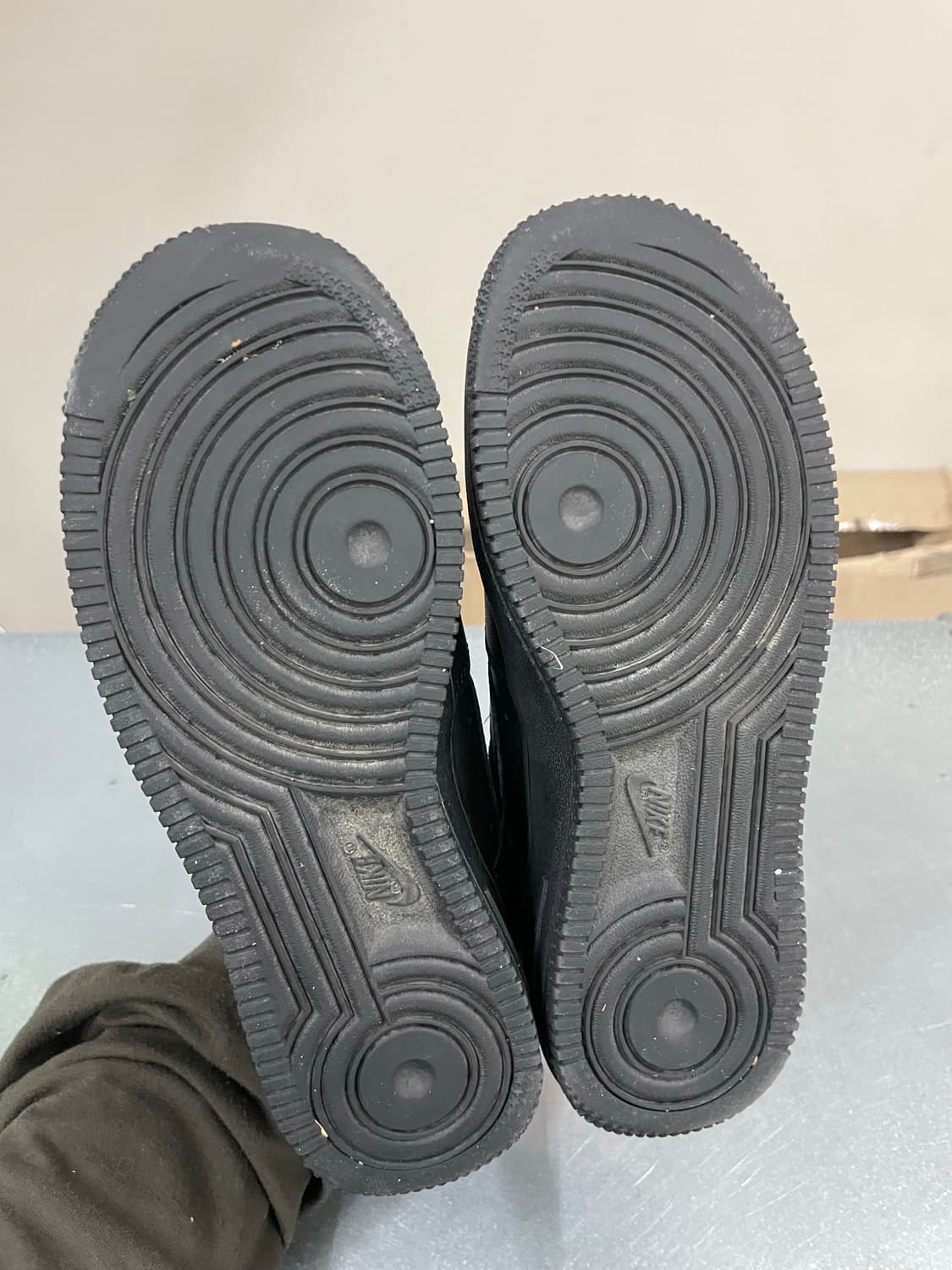 나이키 에어 포스 1 로우 '07 트리플 블랙 220 상품이미지6