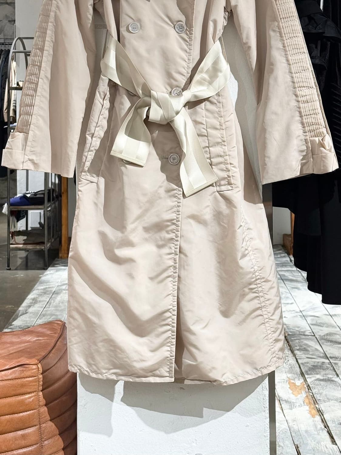 구찌 베이지 리본 벨티드 나일론 트렌치 코트 상품이미지4