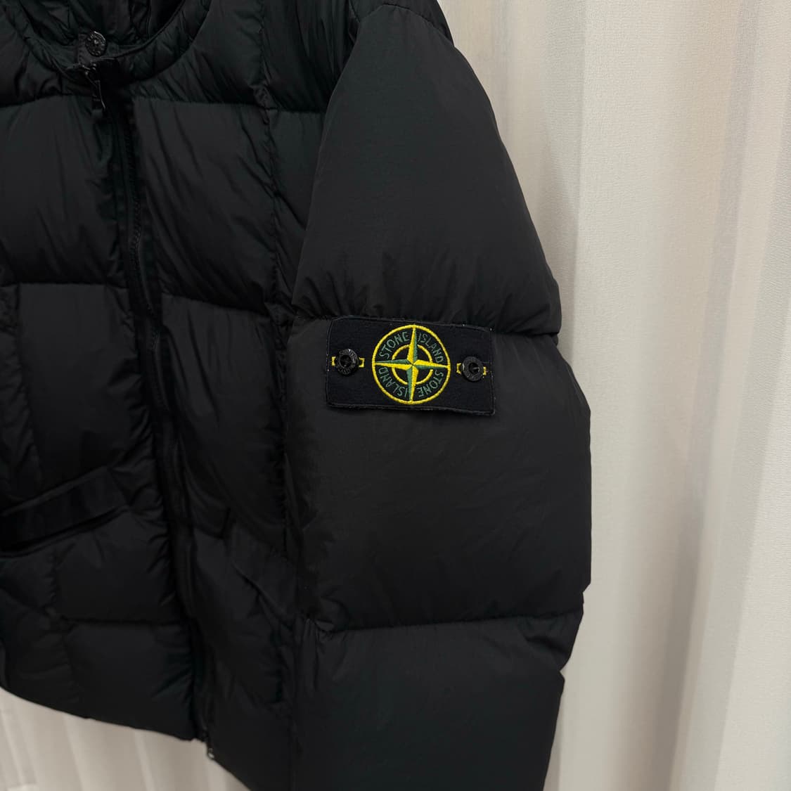 [XL] 스톤아일랜드 크링클랩스 후드 패딩 블랙 상품이미지3
