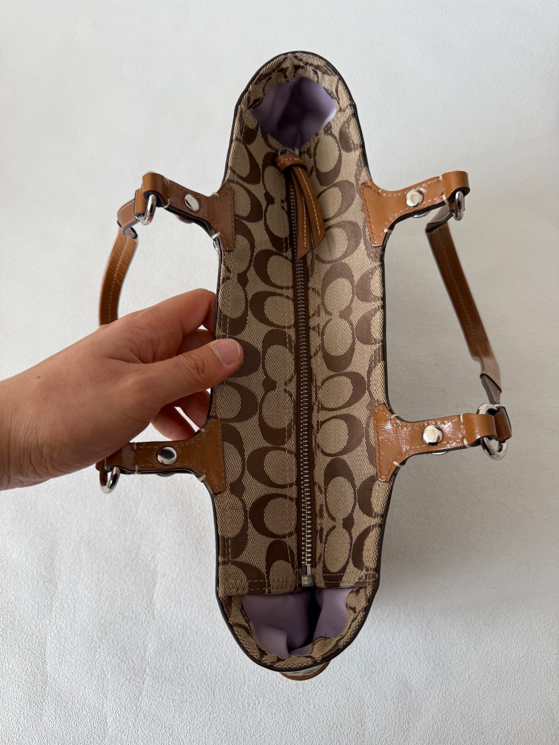 코치(COACH) 모노그램 숄더백 상품이미지7