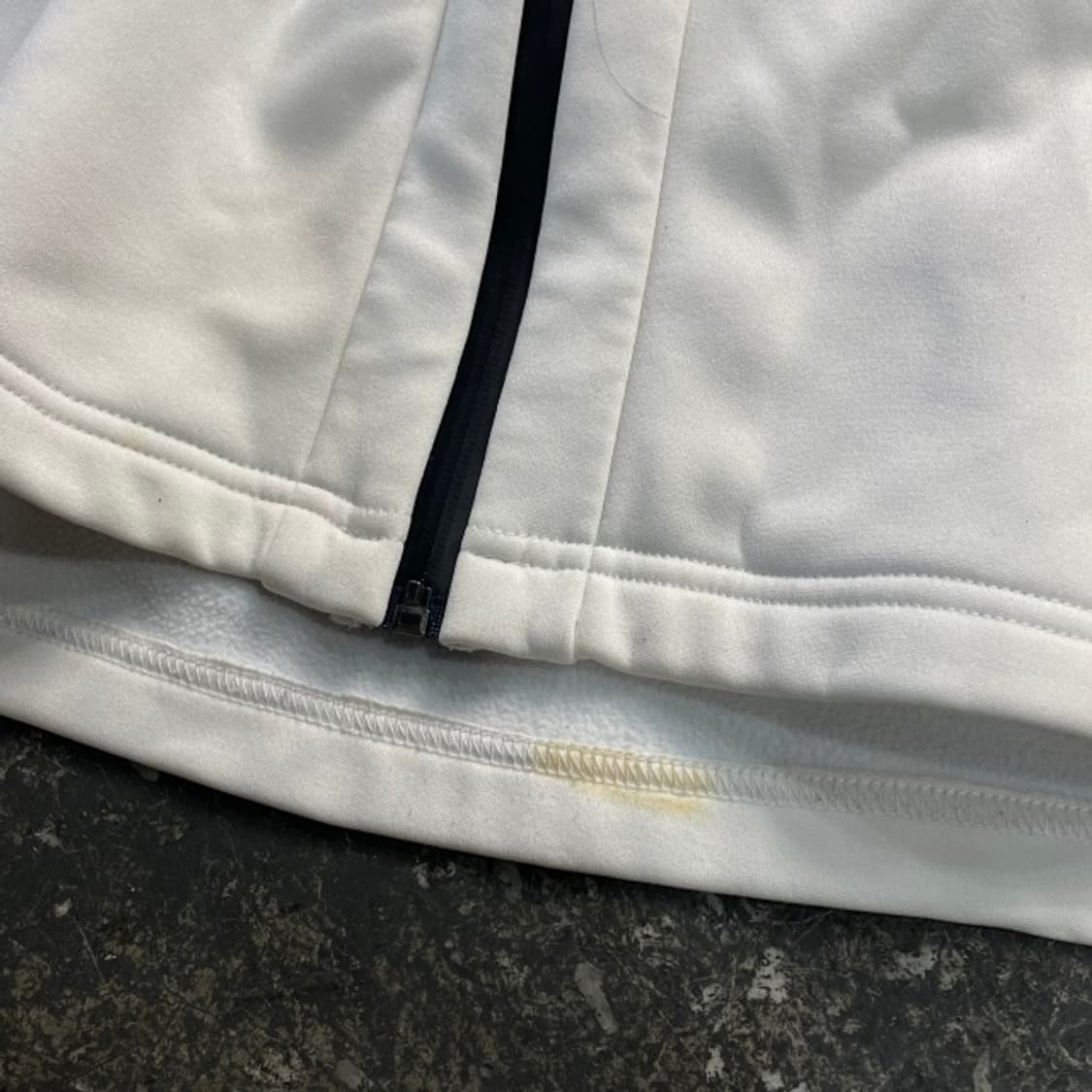 105 데상트 하이브리드 방풍 패딩  상품이미지4