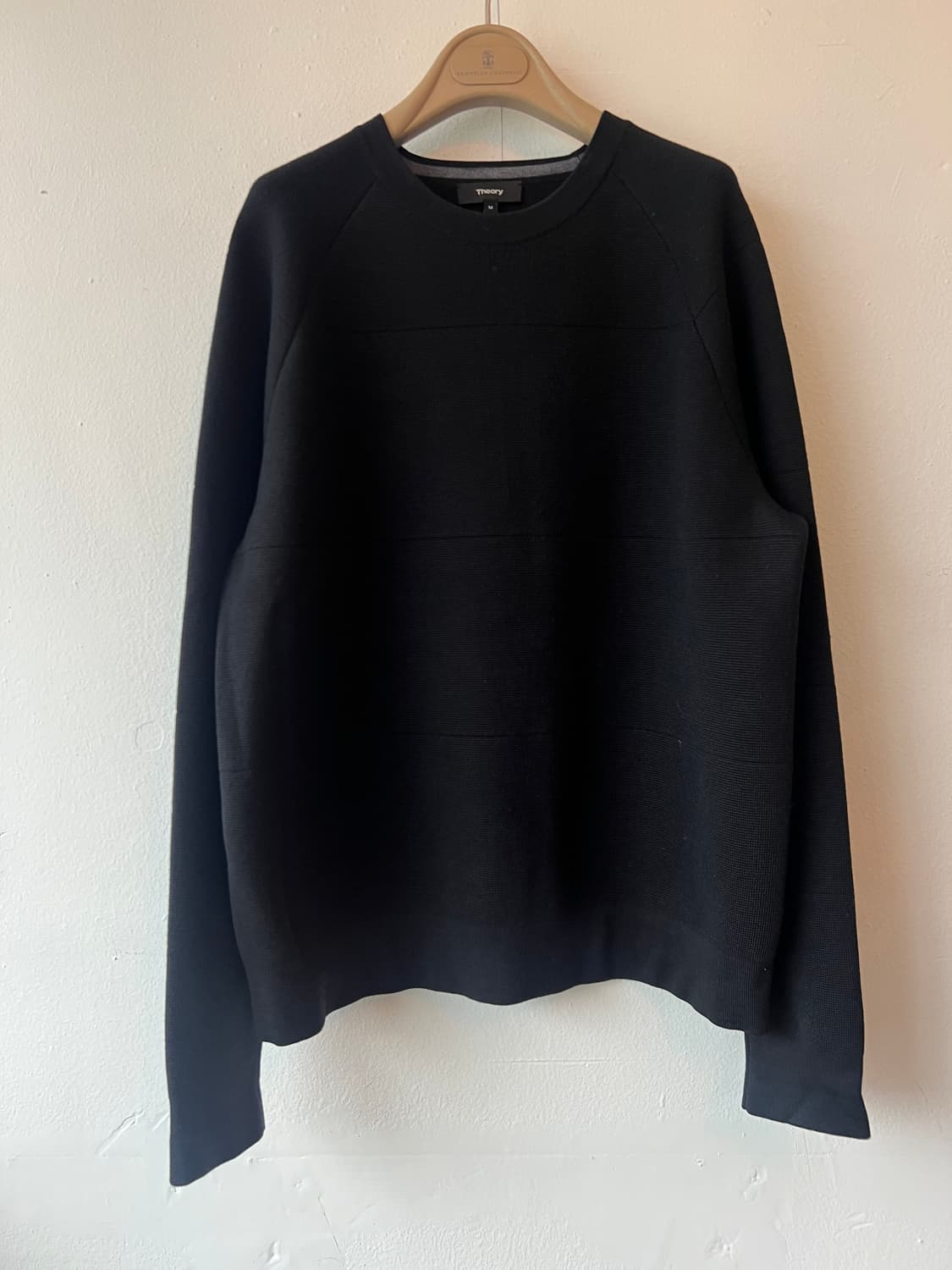 띠어리 남성 블랙 라운드니트 울니트 상품이미지2