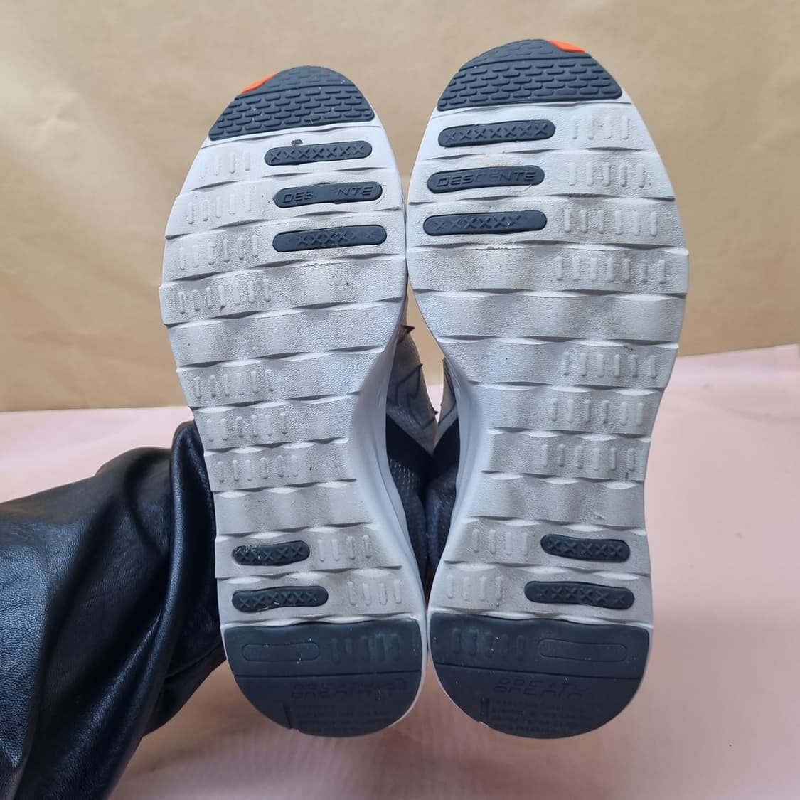 데상트 스카이브리드뷰 운동화 240 상품이미지3