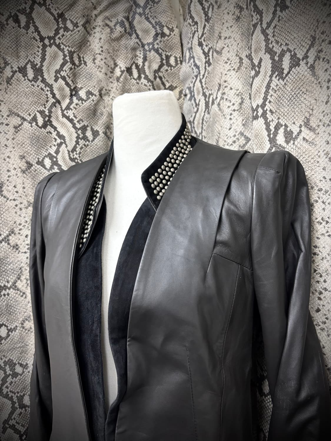 Unbalanced Stud Detail SheepSkin Jacket 상품이미지3