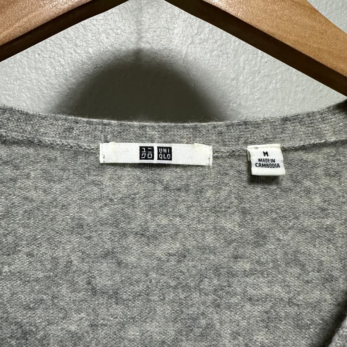 유니클로 캐시미어 100% 브이넥 니트 상품이미지4