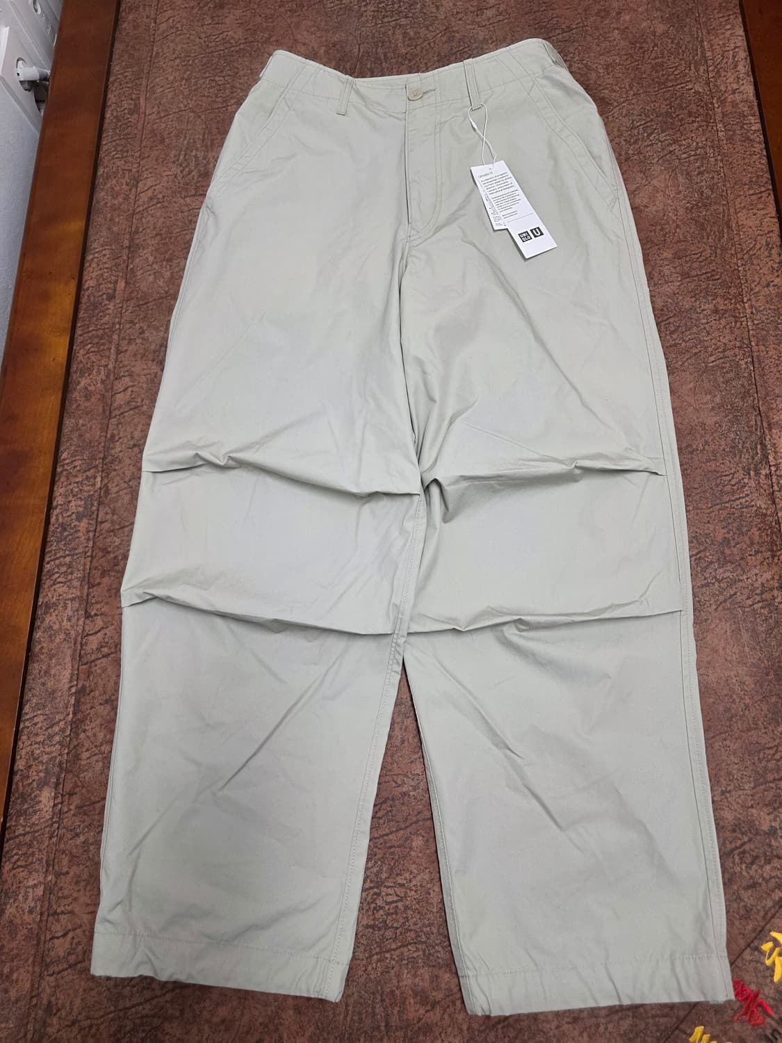 유니클로 U 와이드핏 파라슈트 팬츠 베이지 30 상품이미지1