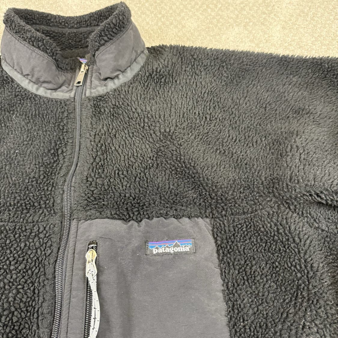 파타고니아 클래식 레트로-X 플리스 자켓 블랙 상품이미지2