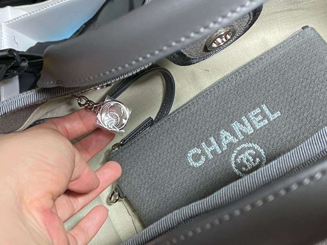 샤넬 도빌백 뉴미듐 사이즈 내장칩 상품이미지4