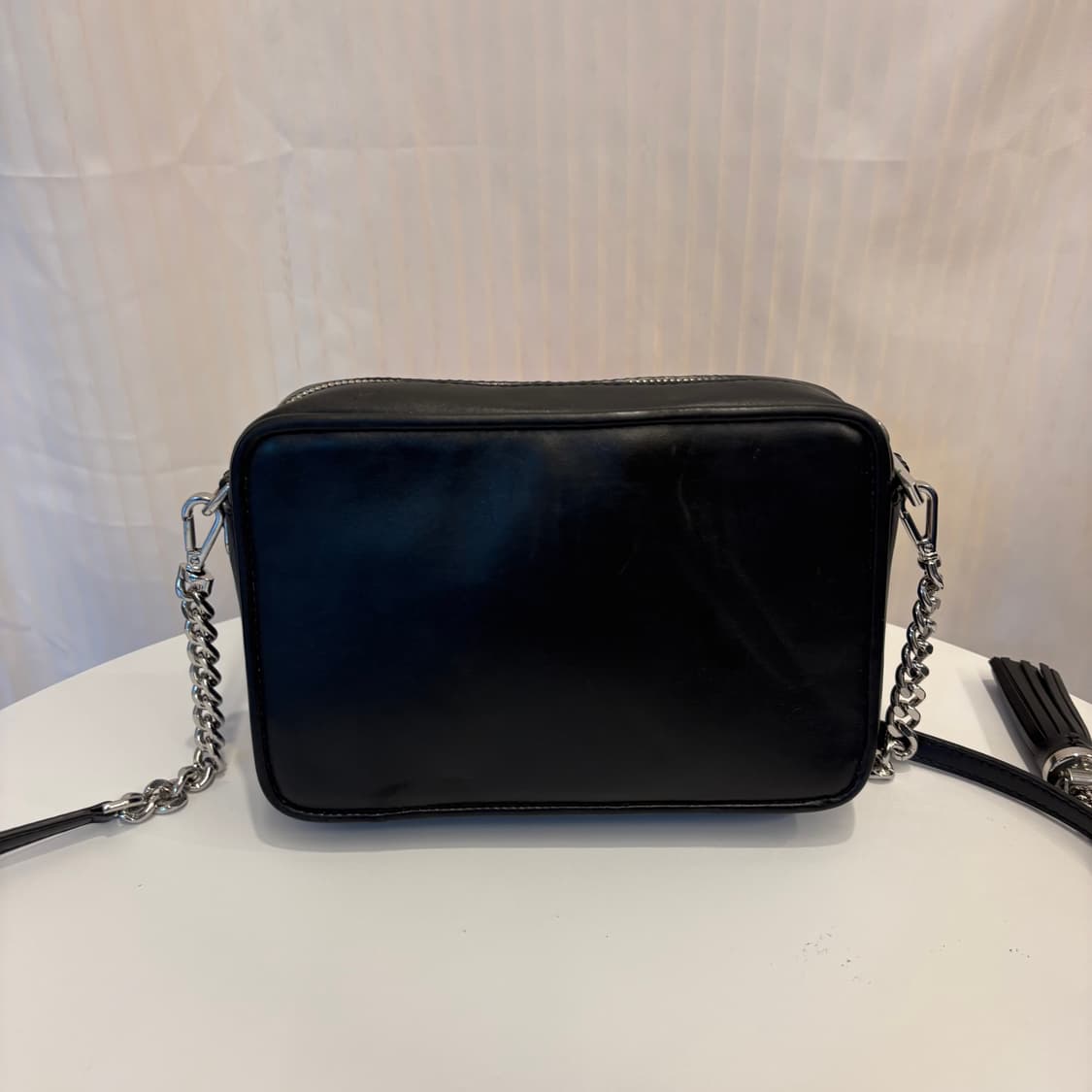 정품 마이클코어스 태슬 크로스백     상품이미지6