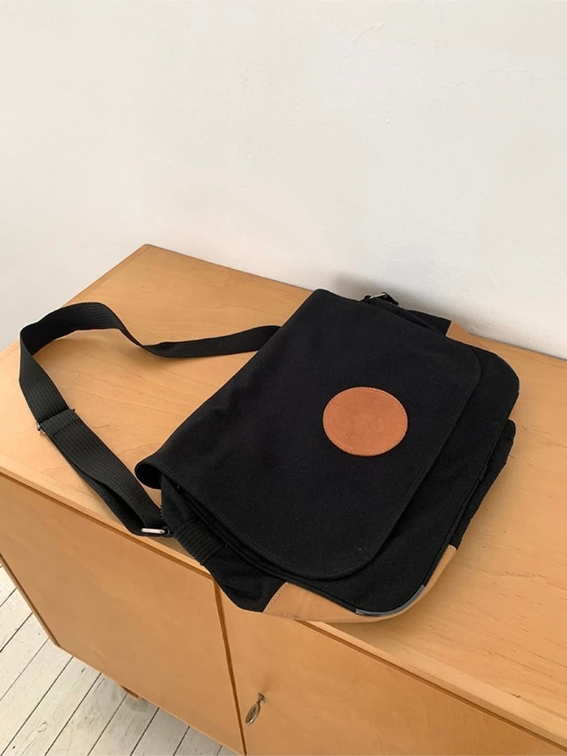 꾸레쥬 Courreges 빈티지 크로스백 (90s / Deadstock) 상품이미지1
