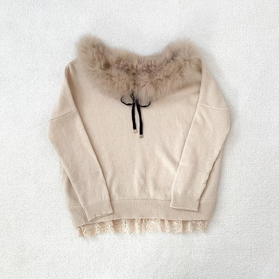 라떼갸루 퍼 오프숄더 니트 상품이미지1