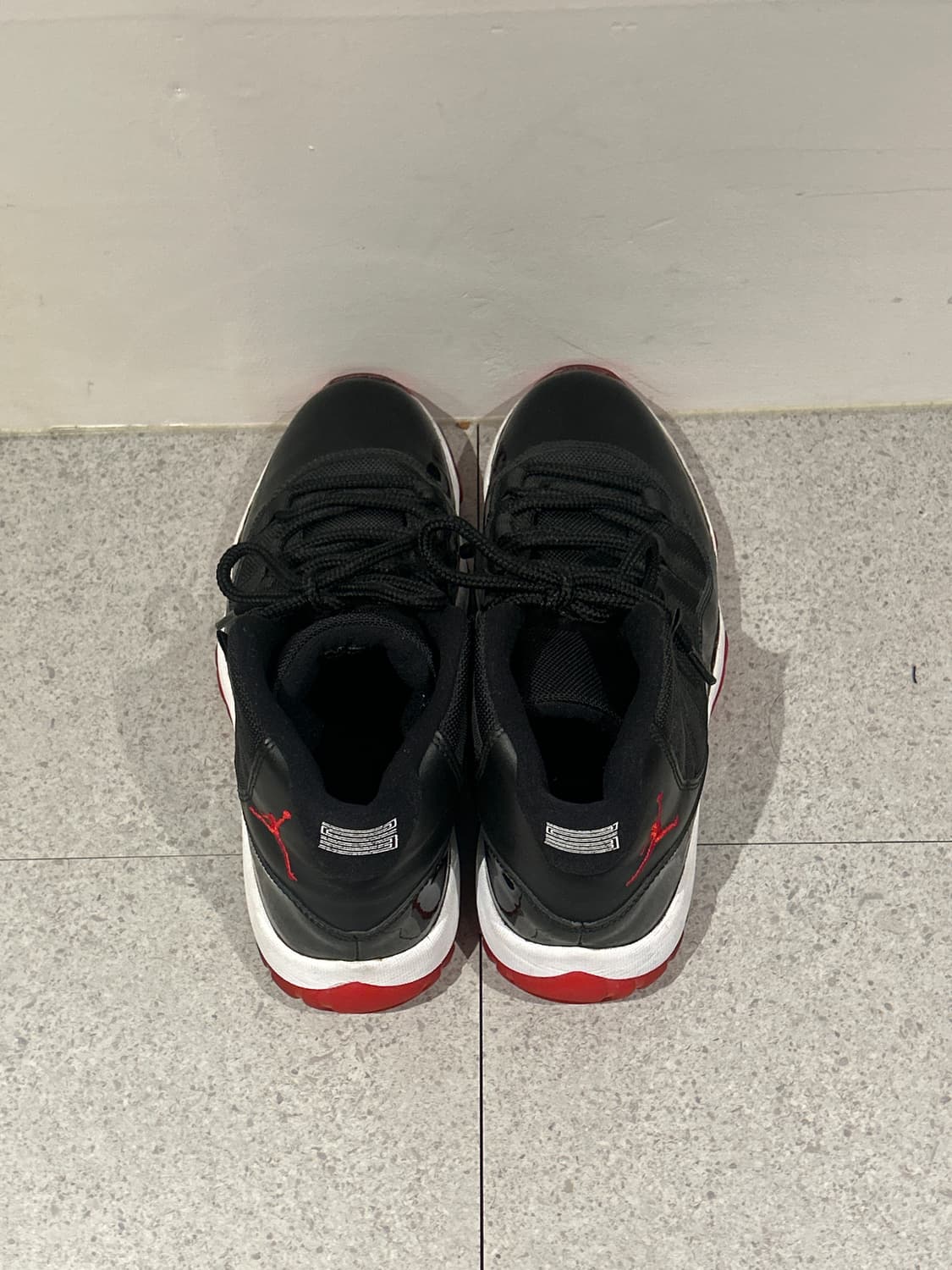 Nike Jordan 11 Bred 상품이미지2