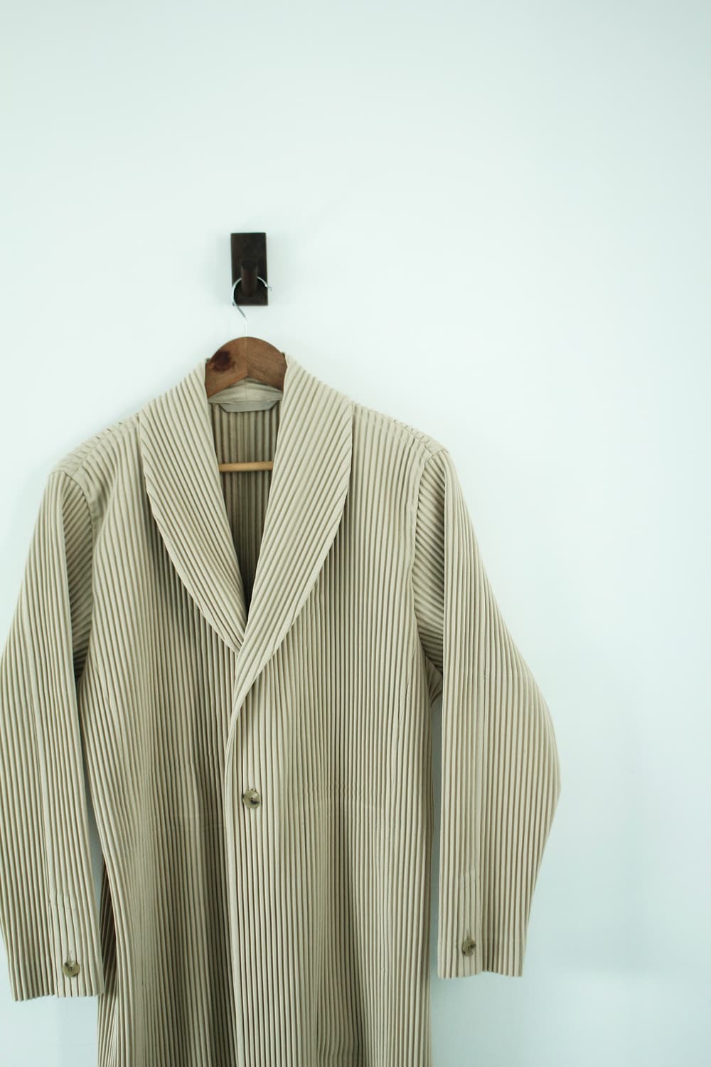 Homme Plisse Beige Coat 상품이미지5