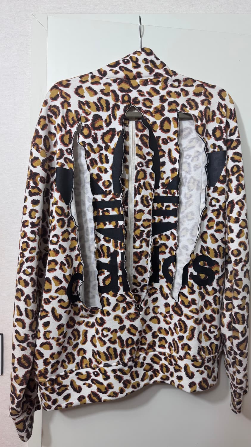 아디다스 x 제레미스캇 레오파드 트랙탑 상품이미지2