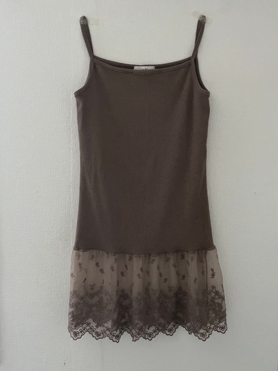 Lace Hem Cotton Tank Top – Brown 상품이미지1