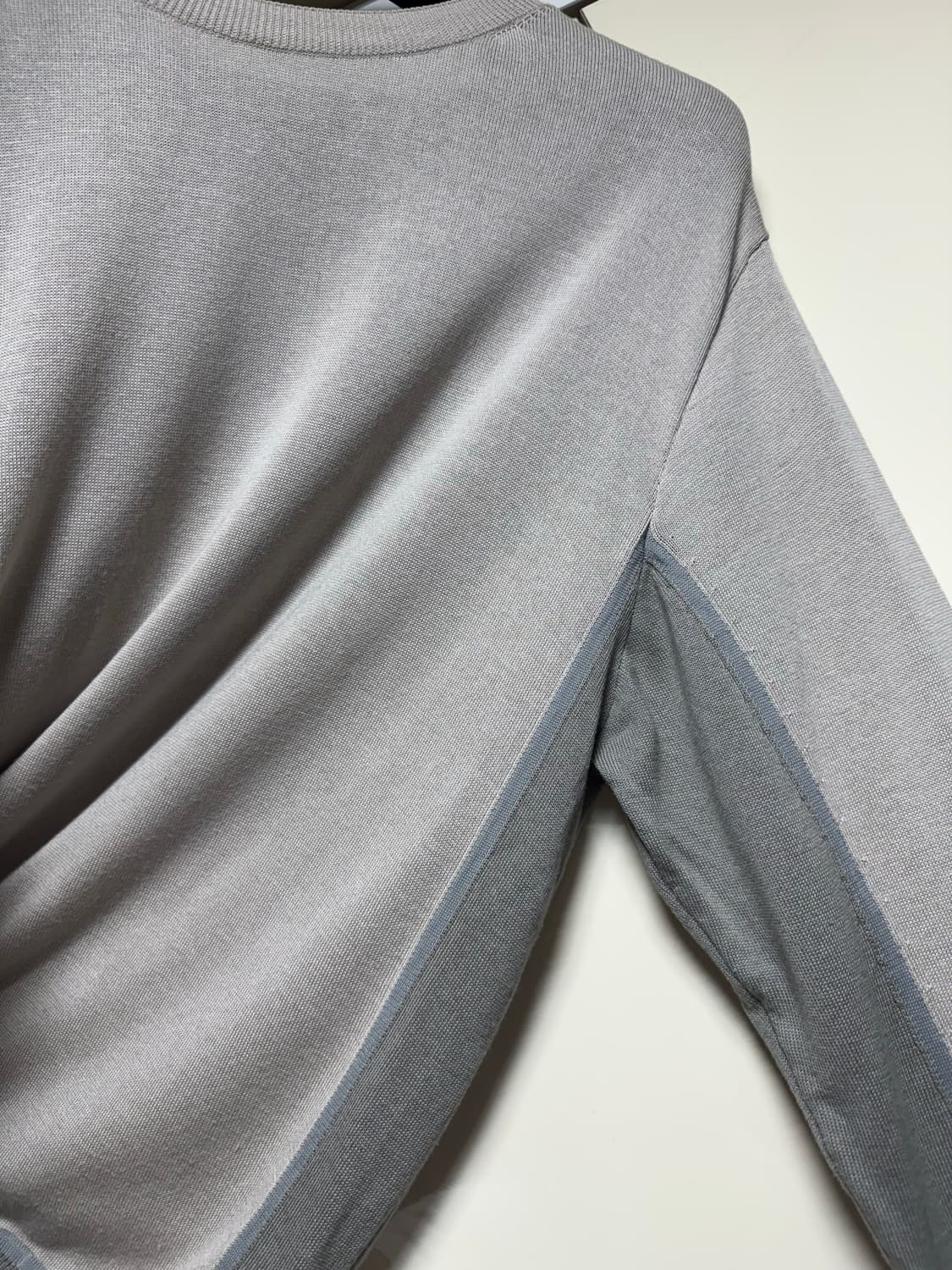 요크 실크 스위칭 니트 상품이미지5