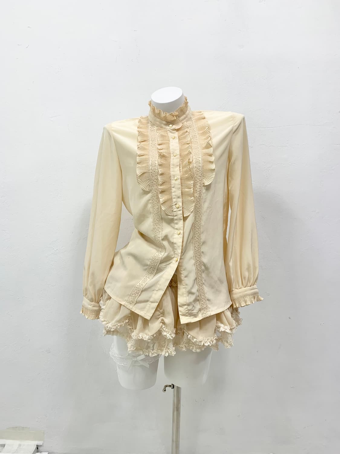 [LELIC] 로걀 공겜여주 레이스 코리락쿠마 블라우스 상품이미지4