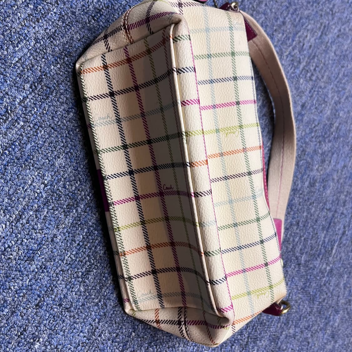 코치 y2k 체크 핸드백 상품이미지4