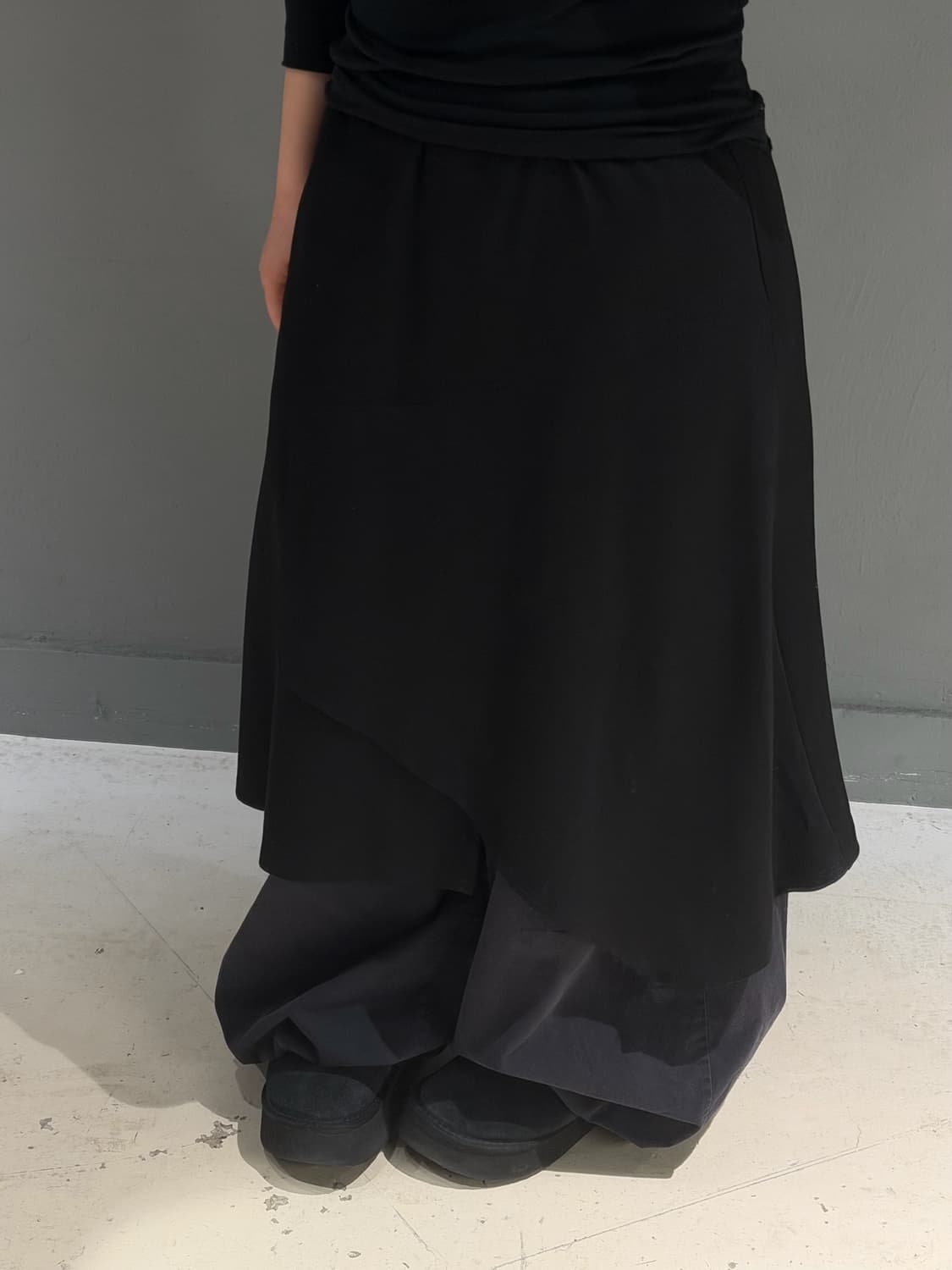 diagonal cutting asymmetric skirt 상품이미지3