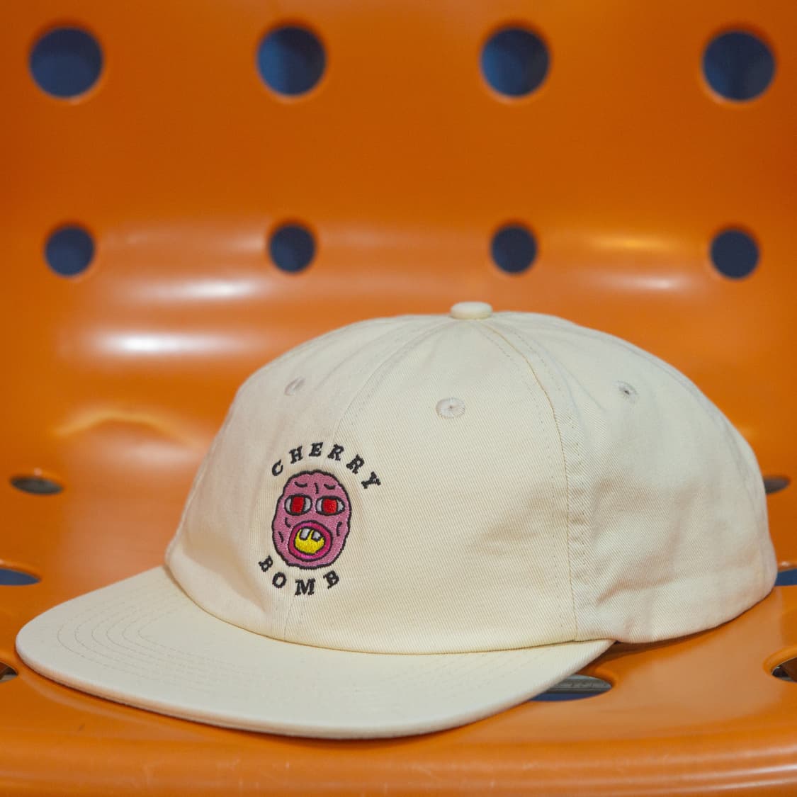 Cherry Bomb 머천 베이지 캡 상품이미지2