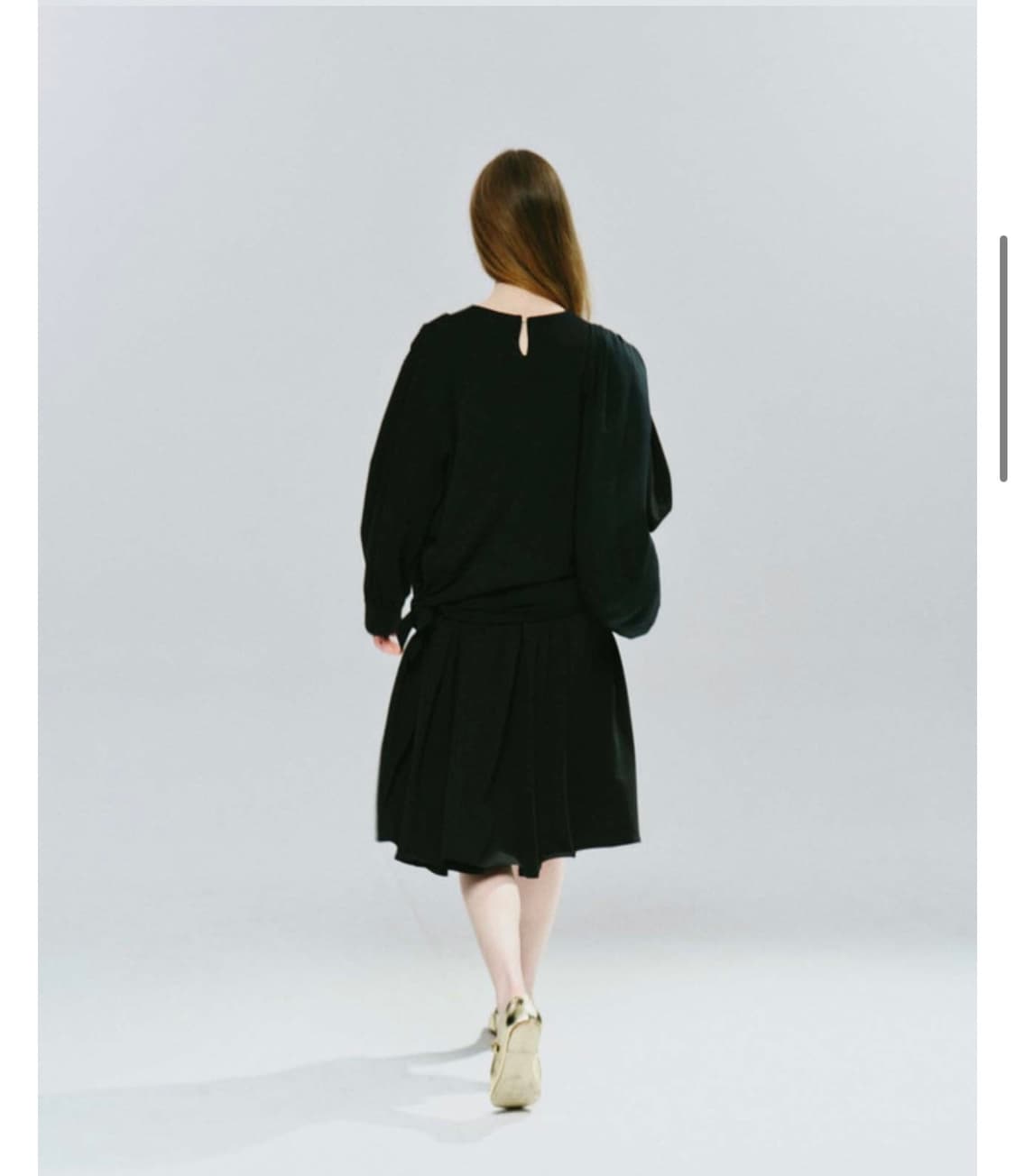 cosmoss CENTRIC DRAPED DRESS (BLACK) 상품이미지3