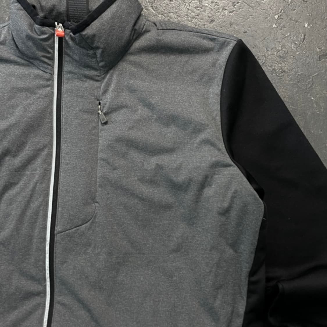 100 데상트 하이브리드 방풍 자켓 상품이미지2