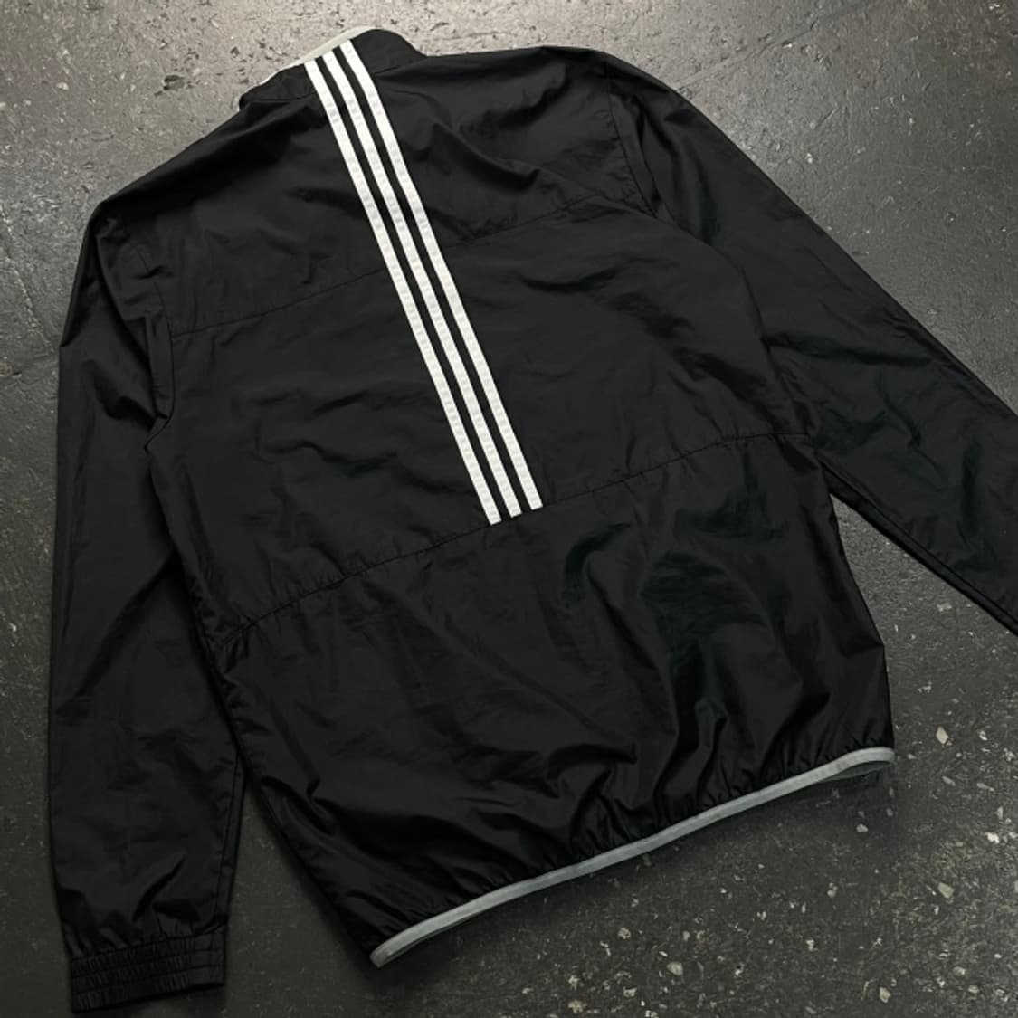 100 아디다스 바람막이 셋업  상품이미지3