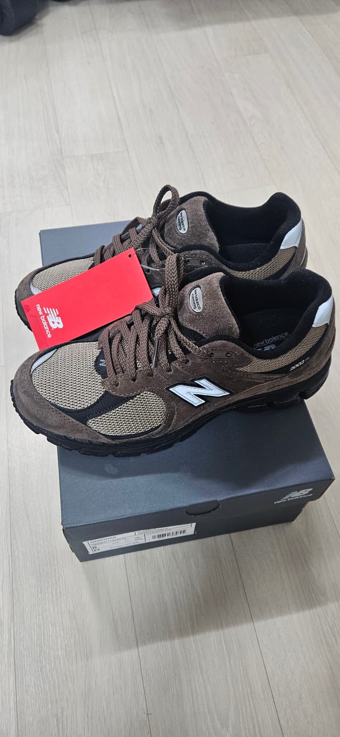 뉴발란스 2002r 260사이즈 새제품 상품이미지1