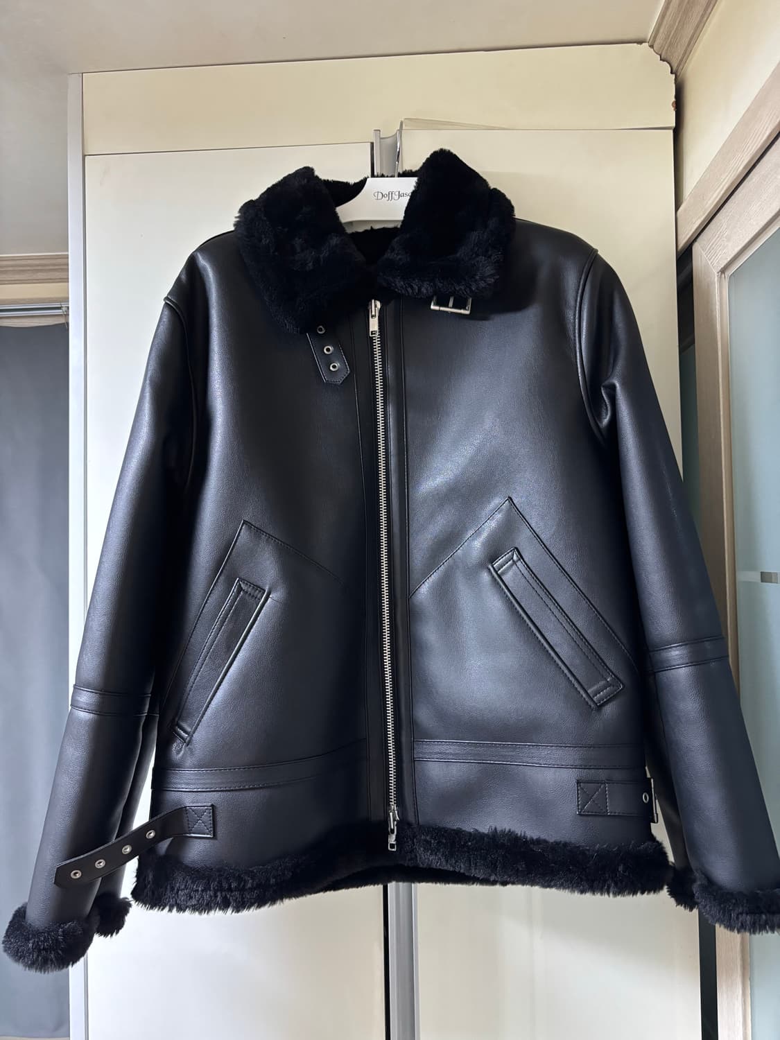 도프제이슨 무스탕 블랙색상 상품이미지2