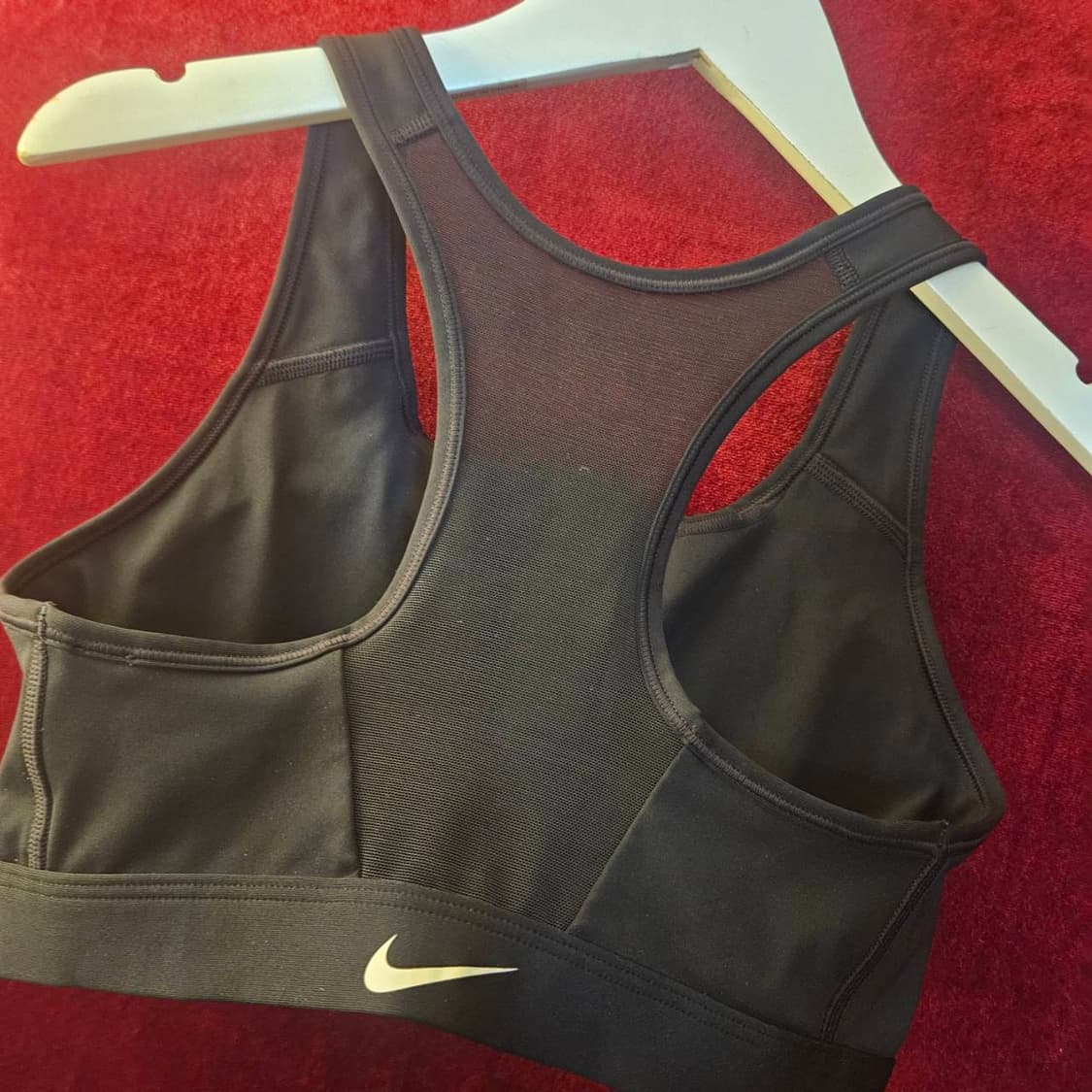 나이키(Nike) 드라이핏 스우시

프론트 집업 탑
 상품이미지4